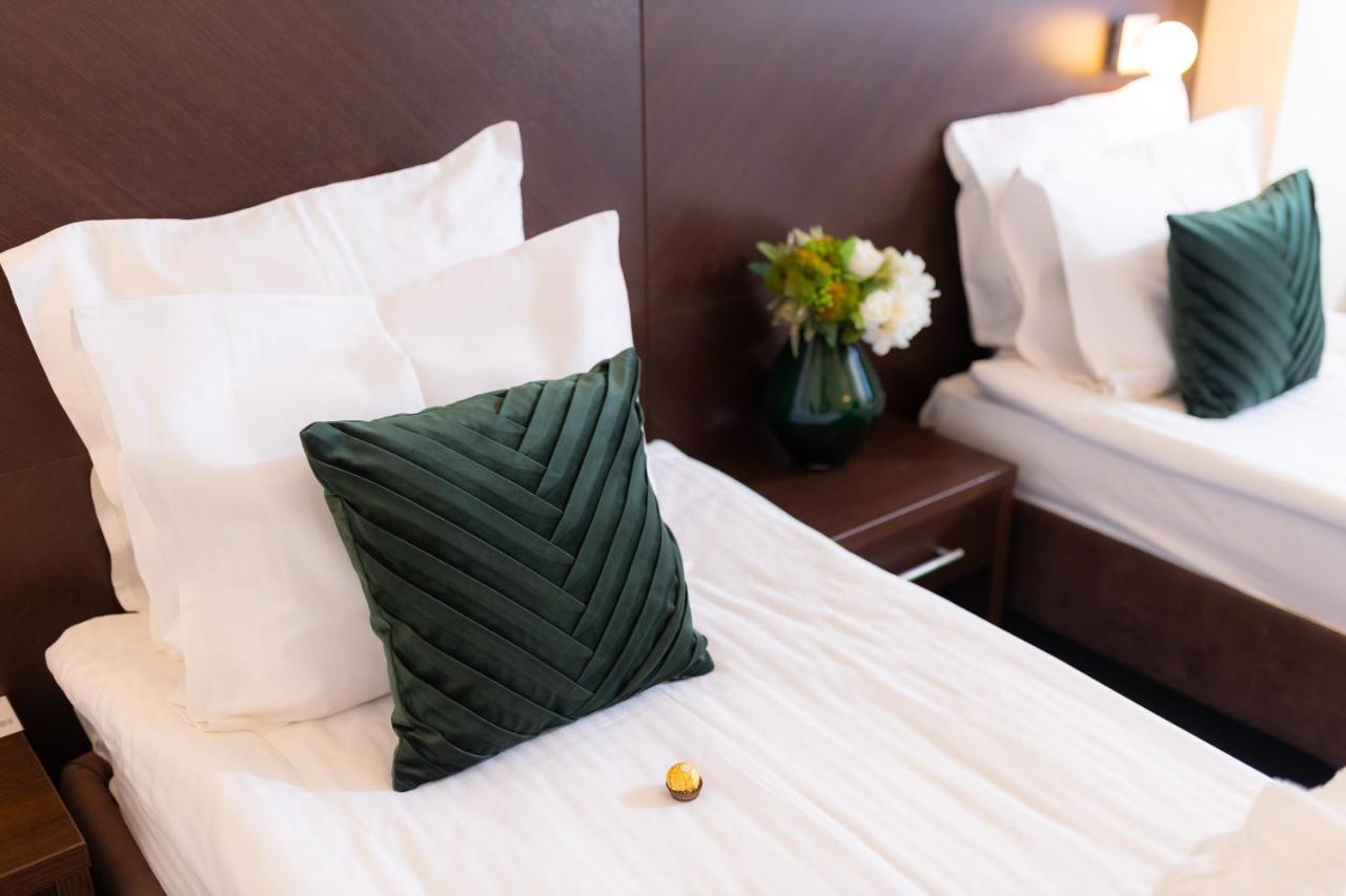 Hotel Terra Balneo Галац Экстерьер фото